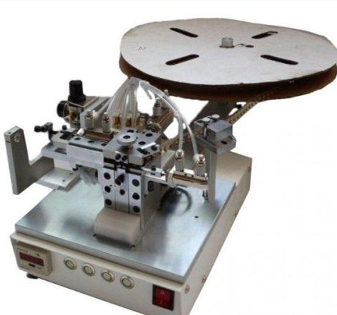 端子機廠家的壓著機在穿線時怎么操作的？